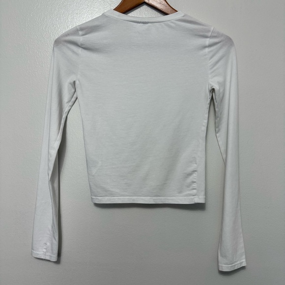 H&M Divided Long Sleeve Crop White Tee Shirt Women’s Size Small Layering Preppy - Picture 3 of 9